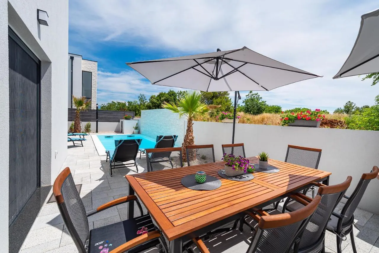 Holiday home Villa Denis & Sabine Nin