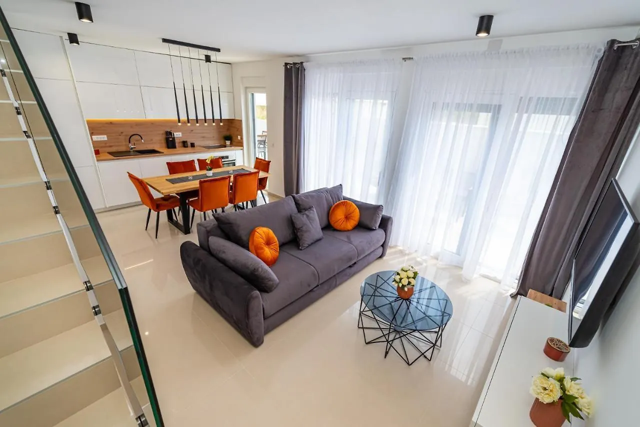Villa Denis&Sabine Nin 0*,